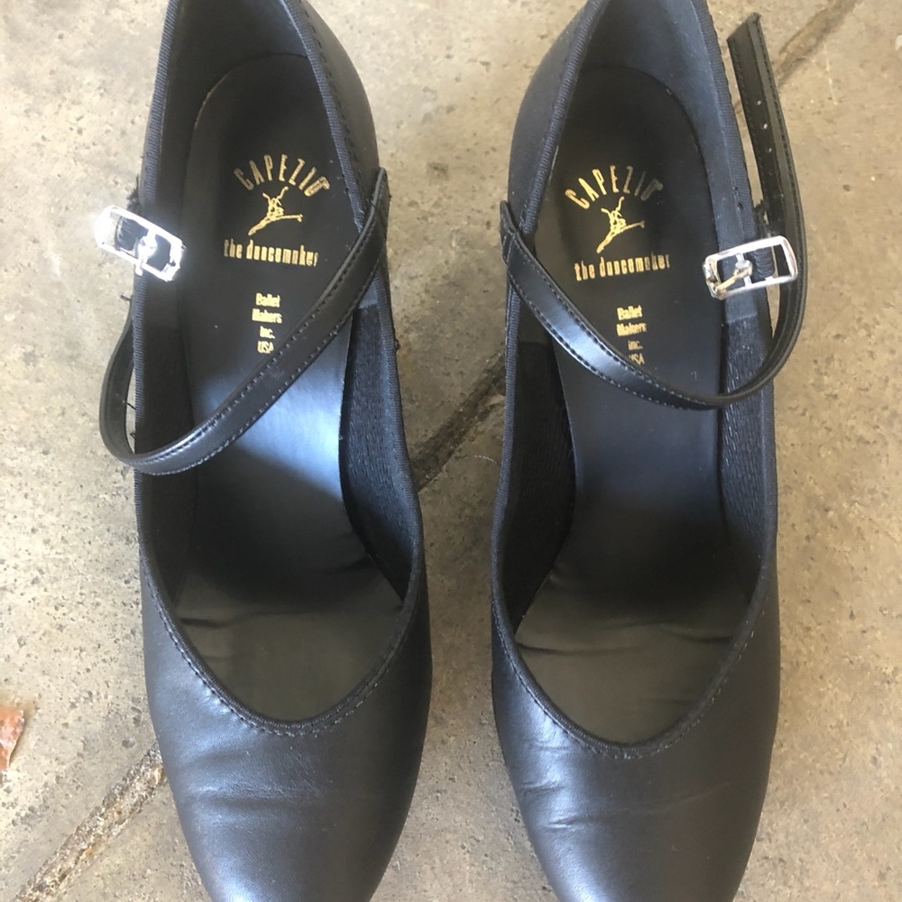 Capezio Character shoes - Picture 2 of 2